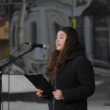 В День влюблённых перед театром признавались в любви