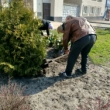 Работники драмтеатра вышли на общегородской субботник